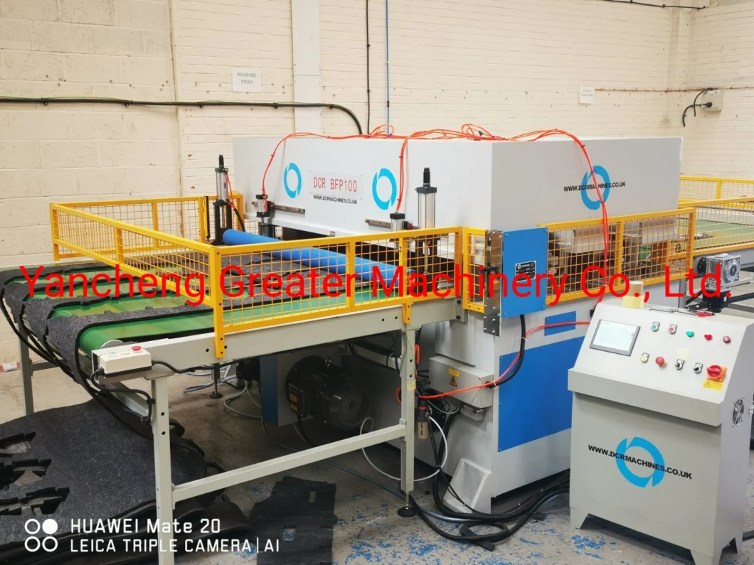 Double Conveyor Belt Automatic Feeding Cutting Machine/Car Carpet Automatic Cutting Machine