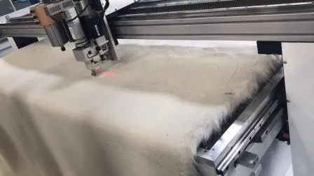Machine de découpe de tapis de voiture en cuir de PVC de routeur de commande numérique par ordinateur de couteau oscillant